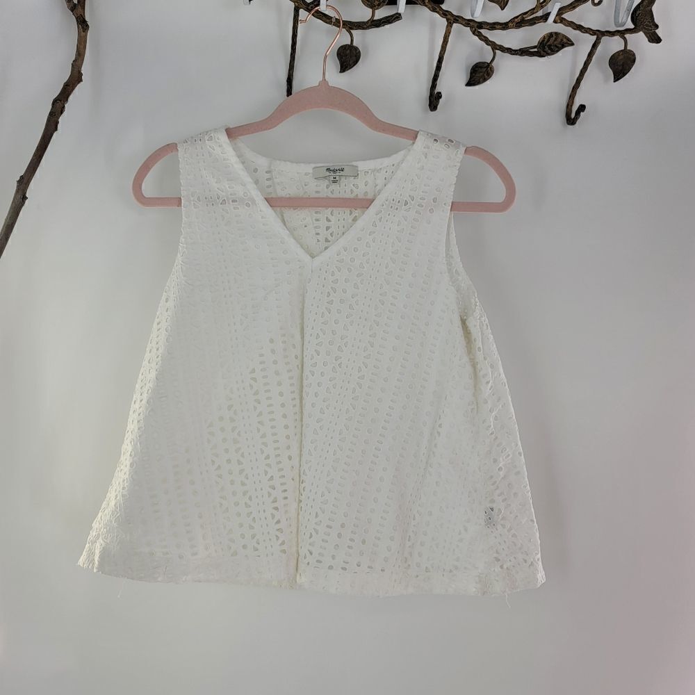 Madewell eyelet split open back sleeveless Eyelet  blouse